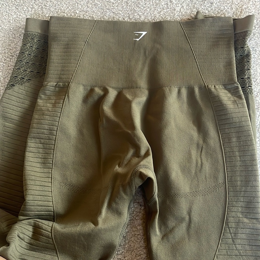 Gymshark leggings-olive